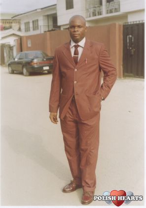 Iam a man looking a woman for friendship and marriage.
a woman of 24-35,must be beautiful,have inborn love,have that social character,Know God and be educated ,can be any tribe provided can have respect for humanity.