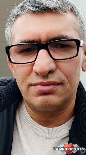 jest to zdjęcie zrobione w moim samochodzie choć wcale tego nie widać. Nie starałem się też jakoś specjalnie "wyszykować do tej fotografi" Chciałem być bardzo naturalny