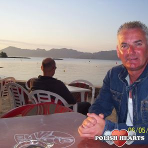 Hello my name is Paul and I am a retired soldier but I\'m working at the moment so life is too short so I\'m gonna enjoy myself