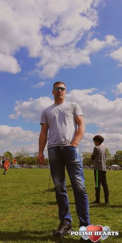 Czesc wszyskim dziewczynom szukam dziewczyny na spotkania dyskretne w wiadimym celu